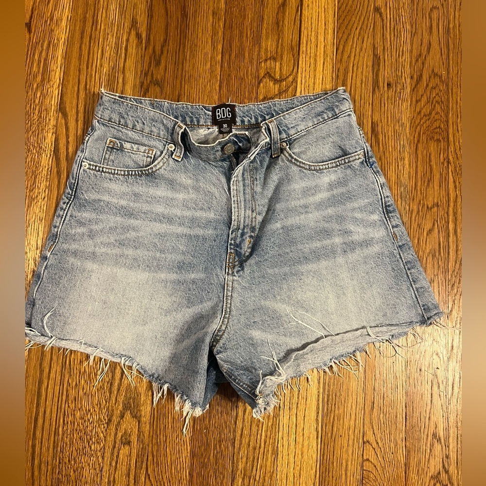 BDG Faded Blue Frayed Hem Jean Shorts - Picture 1 of 6